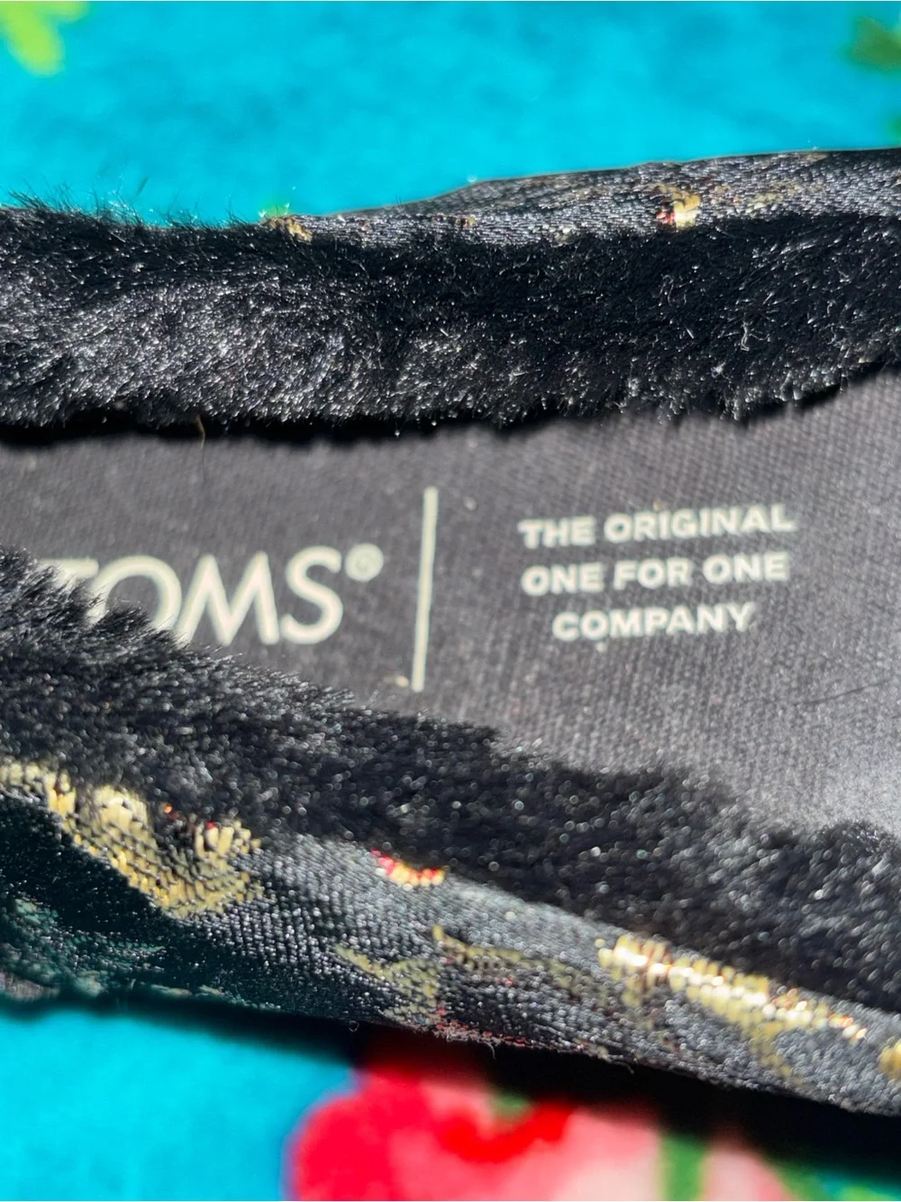 TOMS FURRY FLATS SUPER CUTE GREAT PRICE